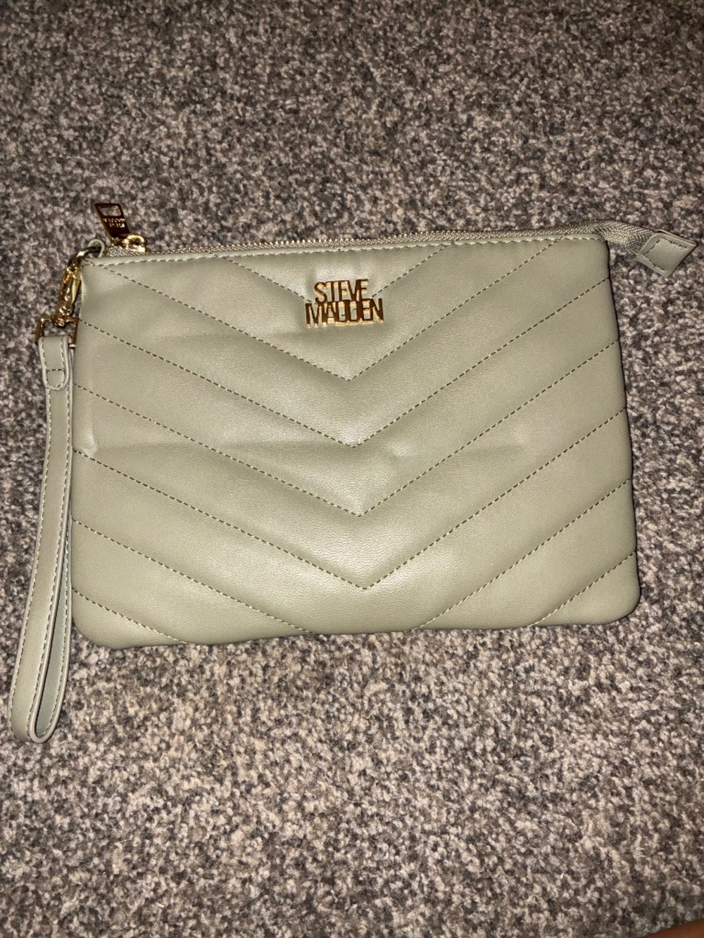 Steve Madden green quilted clutch